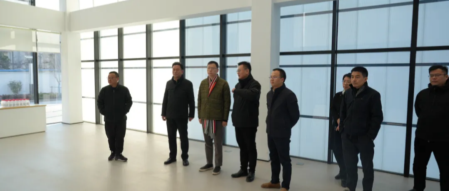 嘉定區(qū)委副書記吳杰一行蒞臨鴻翼數(shù)據要素產業(yè)園調研指導